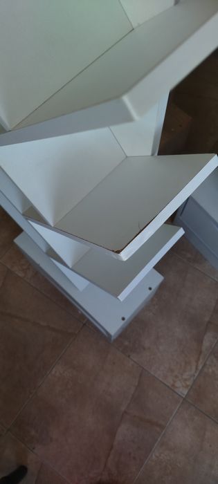 Библиотека / етажерка за книги