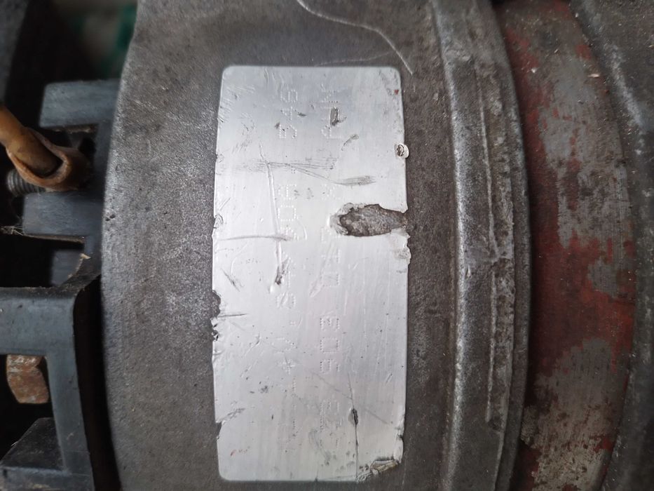 Продам Генератор 90А