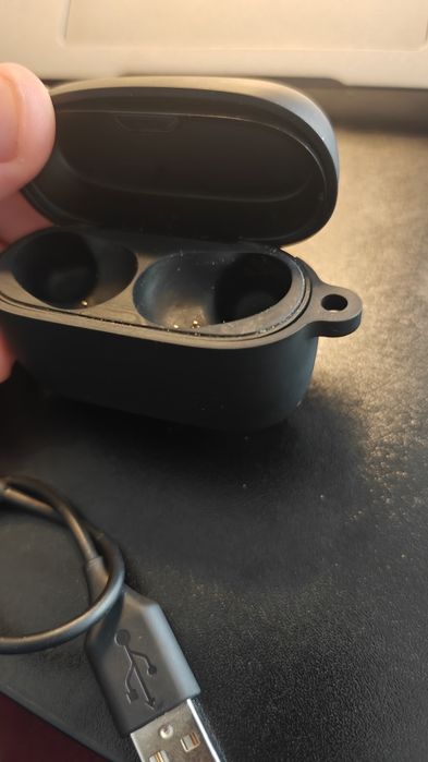 Jabra 75t charging case