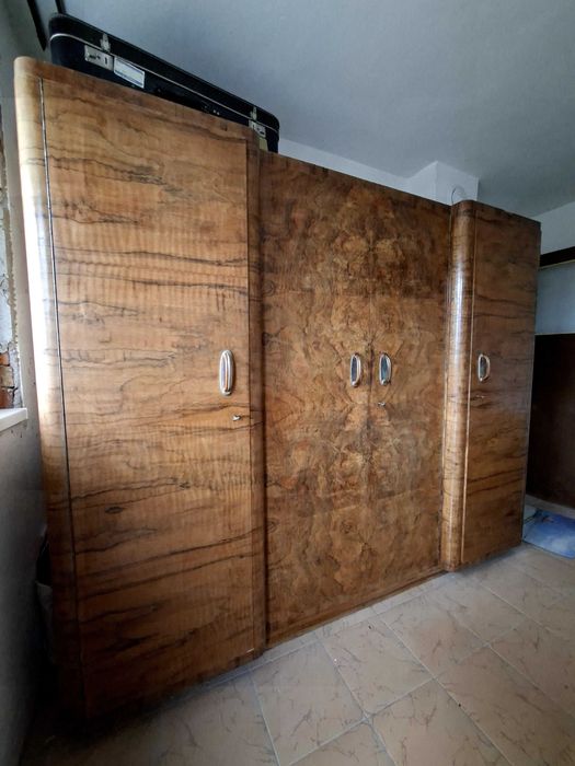 Старинен четирикрилен гардероб ,  комплект с тоалетка и огледало