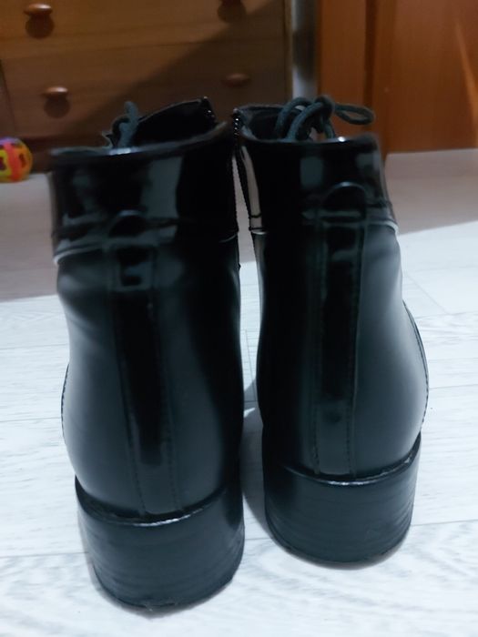 Сапожки демисезонные 37 размер.