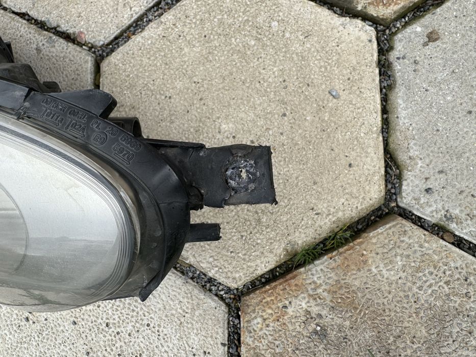 Фейсов ляв фар Корса Д