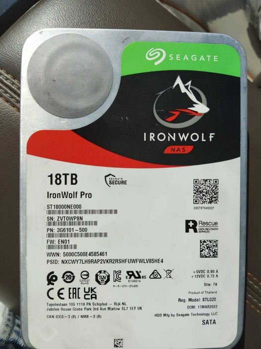 Жесткий диск 18TB Seagate IronWolf Pro (ST18000NE000) 3.5 SATA HDD