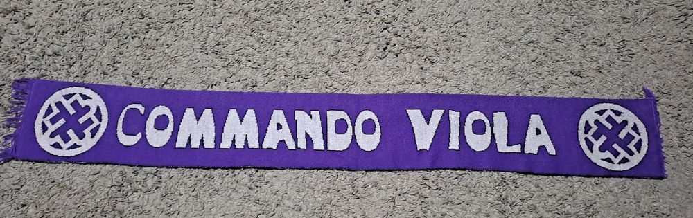 Vand fular Poli Timisoara