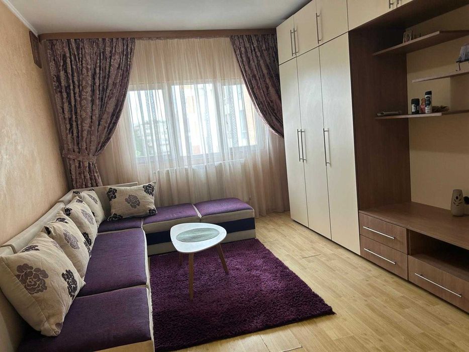 Vand apartament 2 camere ultracentral,etaj3/4 zona  Piata Moldovei