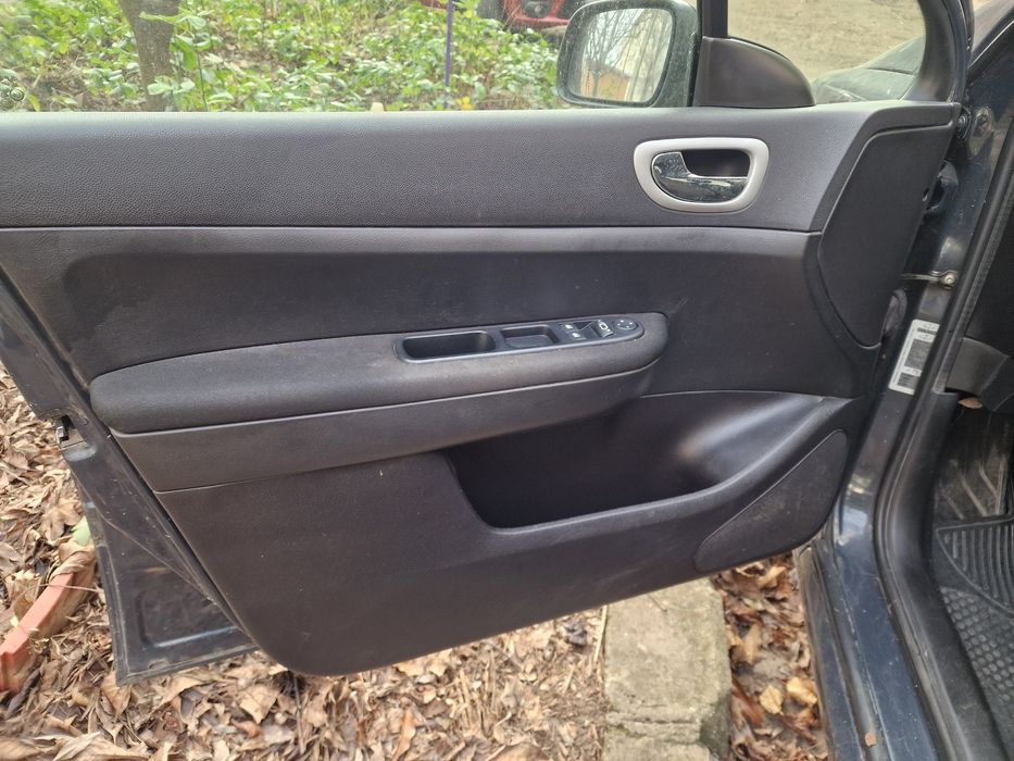 Se vinde Peugeot 307 1.6 diesel 90hp 2007