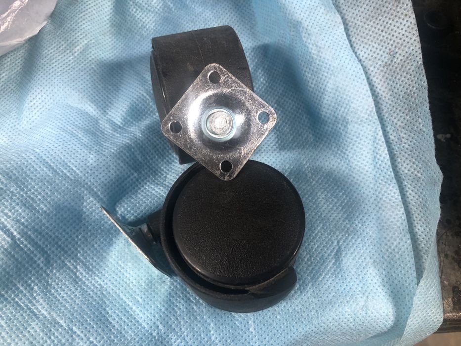 Ролик мебельный ролик