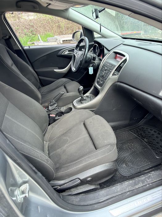 Opel astra J 1.6i 116кс на части