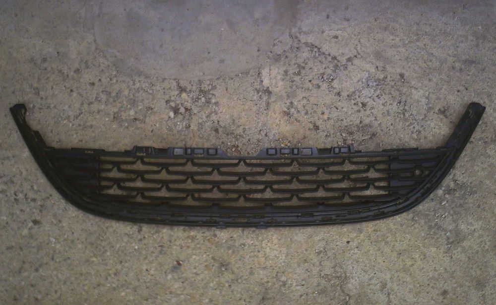 Grila din bara Opel Astra J facelift 150 lei