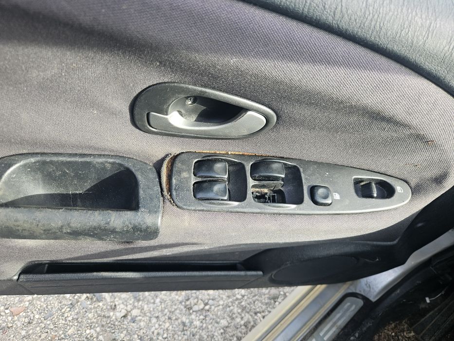 Мицубиши Каризма 1.6 16в на части Mitsubishi Carisma 1.6 16v na chasti