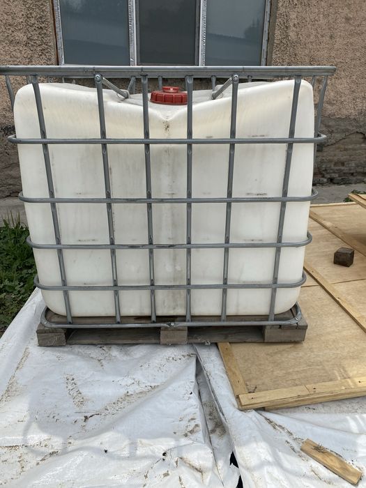 Кубовая емкость б/у