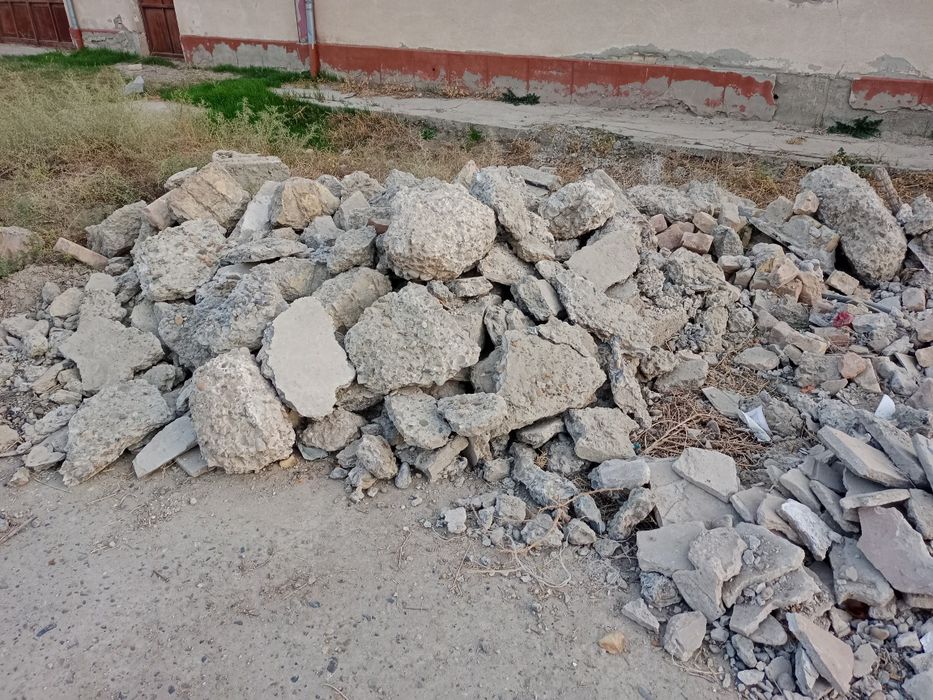 Beton bo'laklari bepul beriladi