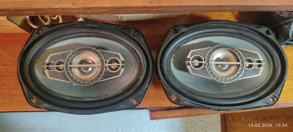 Продам Колонки и Магнитофон от Спарка!