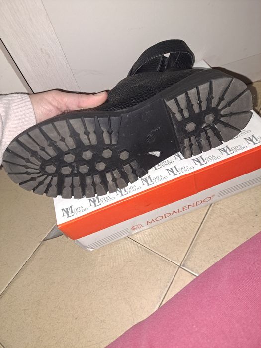 Дамски боти с цип