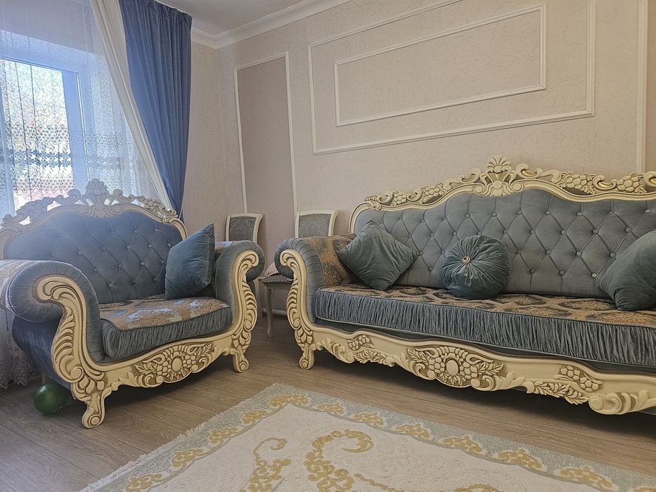 Диван для гостинной комплект