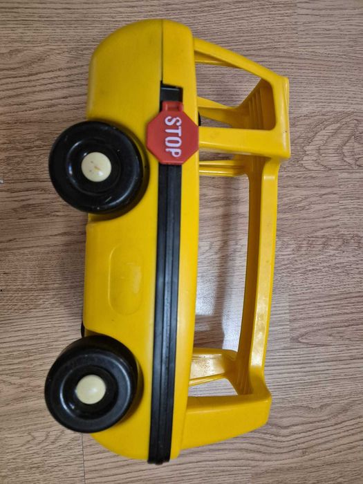 Jucarie autobuz scolar cu figurine