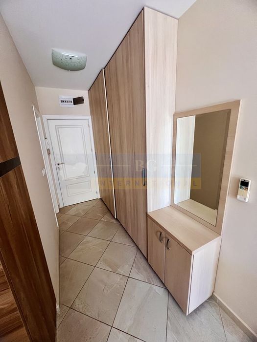 Комфортно студио в к-с на първа линия!