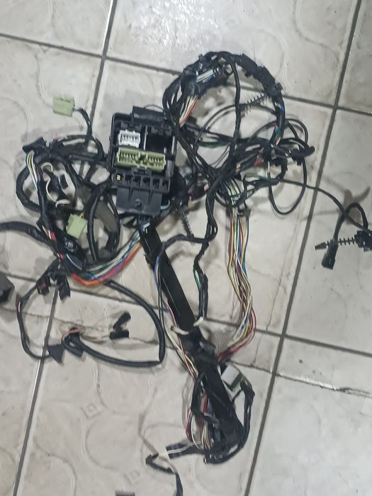 Продам проводку ЭБУ компьютера СОНС  и заднюю часть нексия 1