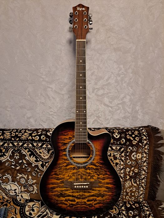 Gitara sotiladi xolati zor