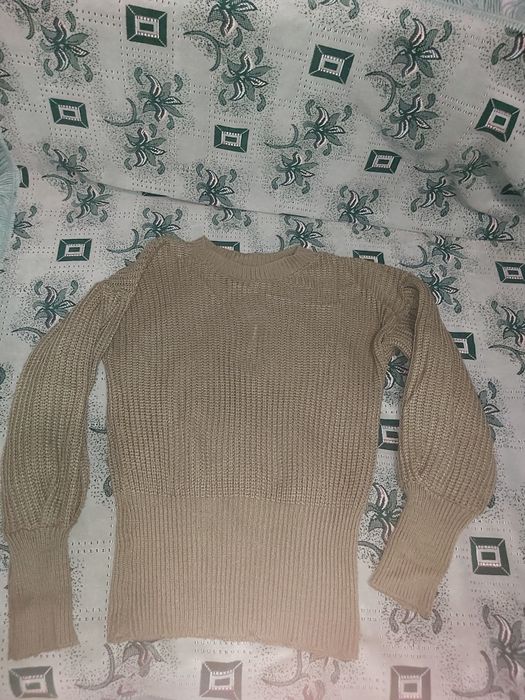 Продаю кофту вязаная.