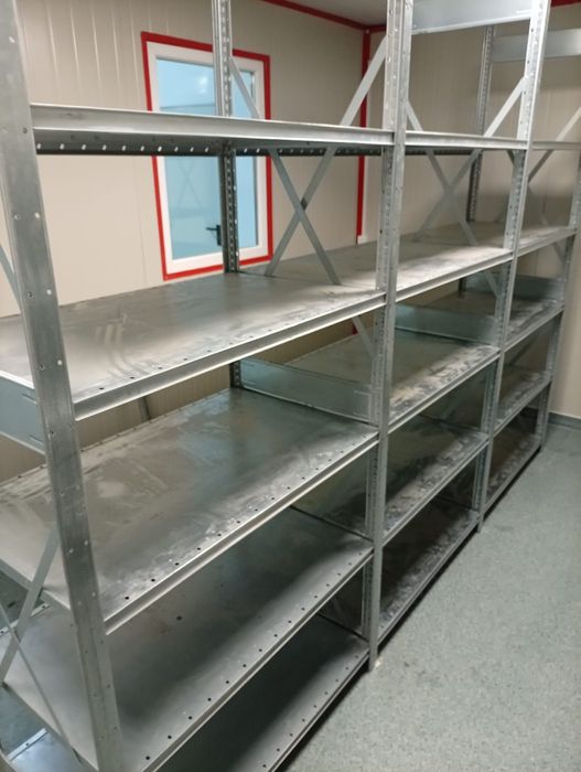 Rafturi metalice pentru depozitare manuala și arhiva