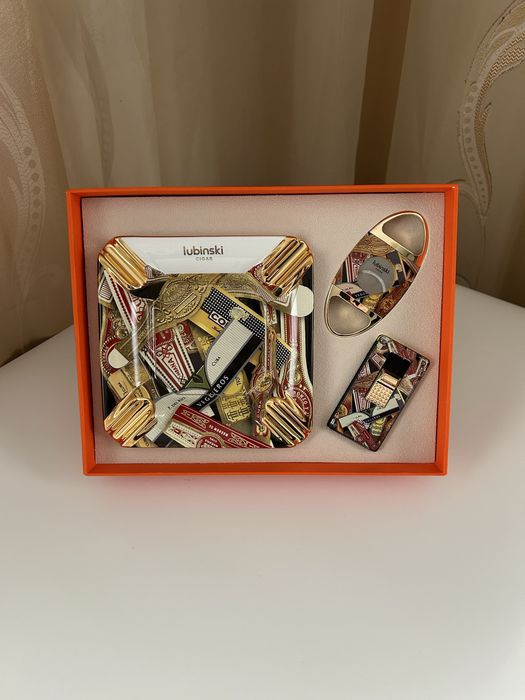 Луксозен подаръчен комплект за пури – пепелник, запалка и резачка