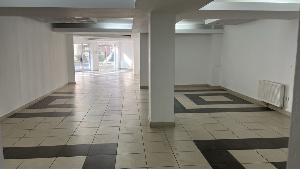 Spatiu comercial stradal 166 mp, vitrina 8 ml, ideal retail, farmacie.