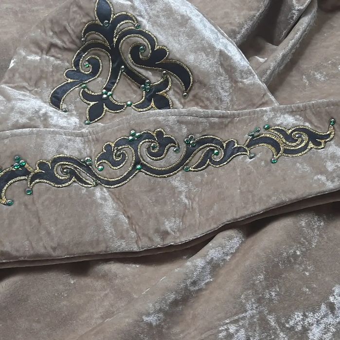 Шапаны (чапаны) 10000 тенге