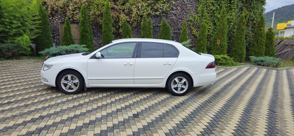 Skoda superb 2.0 diesel DSG 2012