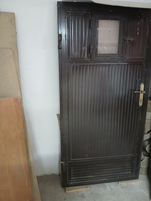 Ușa de vânzare nouă Metalică