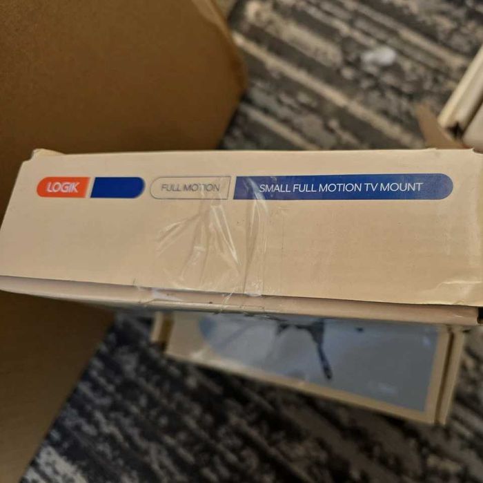 ТВ стойка LOGIK LCS16 Tilt & Swivel Full Motion, TV Bracket , 13 - 32”