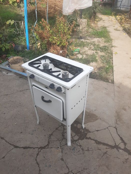 Газовая плита в хорошем состоянии