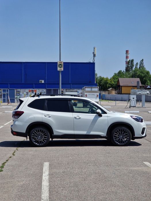 Продам subaru forester 2020