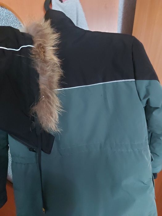 Продам детскую куртку