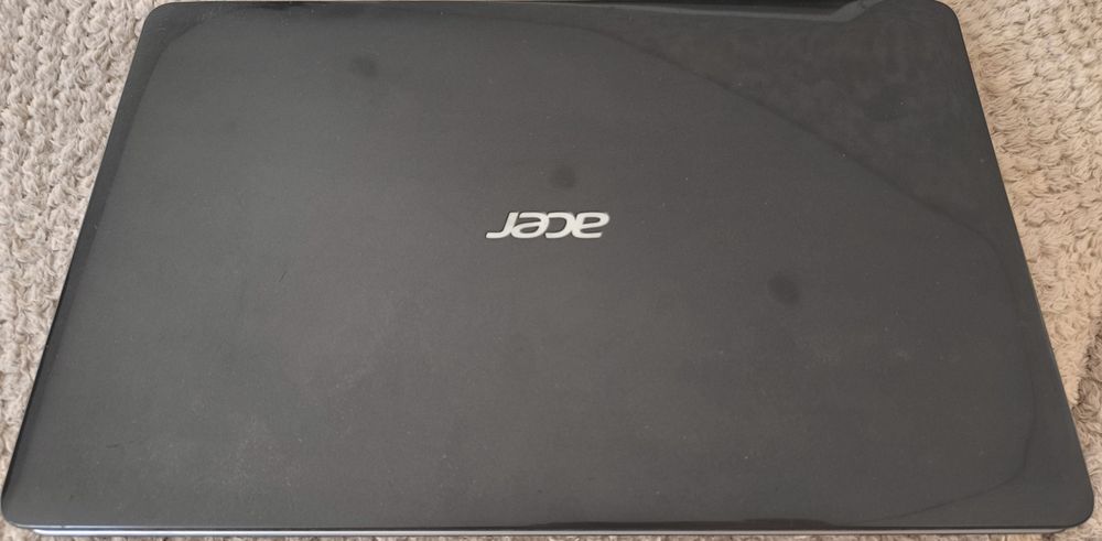 Ноутбук Acer Aspire E1-571G