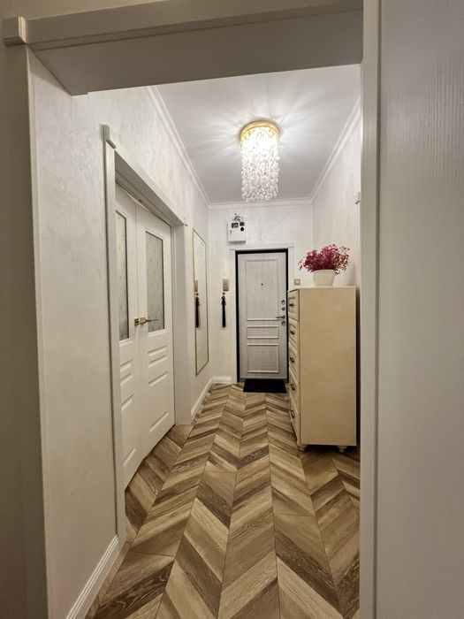 Продам камод очень красивый , вместительный , комод