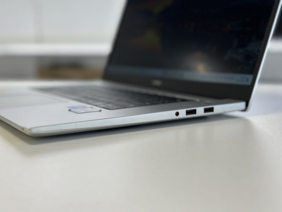 Ноутбук Huawei Core i3/-13 скидка