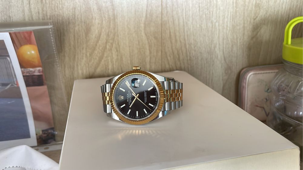 Продам часы Rolex б/у