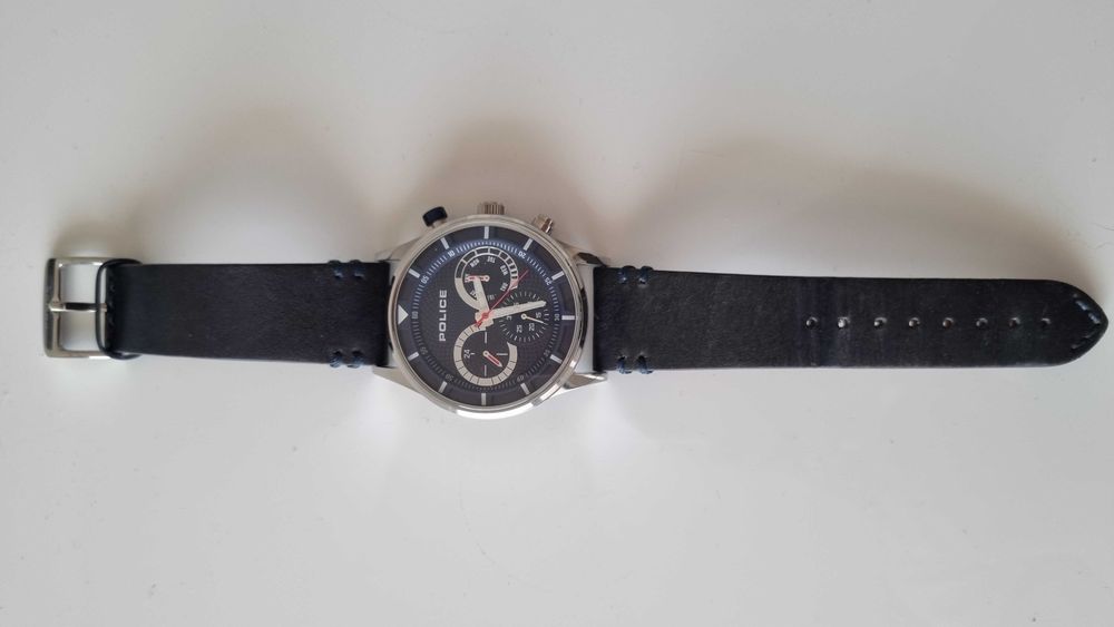 Часовник  POLICE 14383J