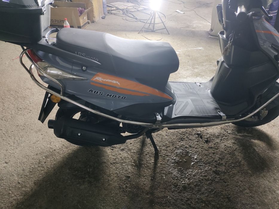 Скутер продам сел и поехал