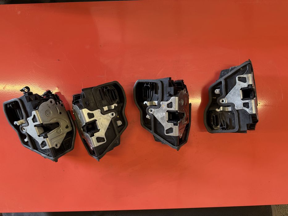 Брави за вратите на BMW БМВ