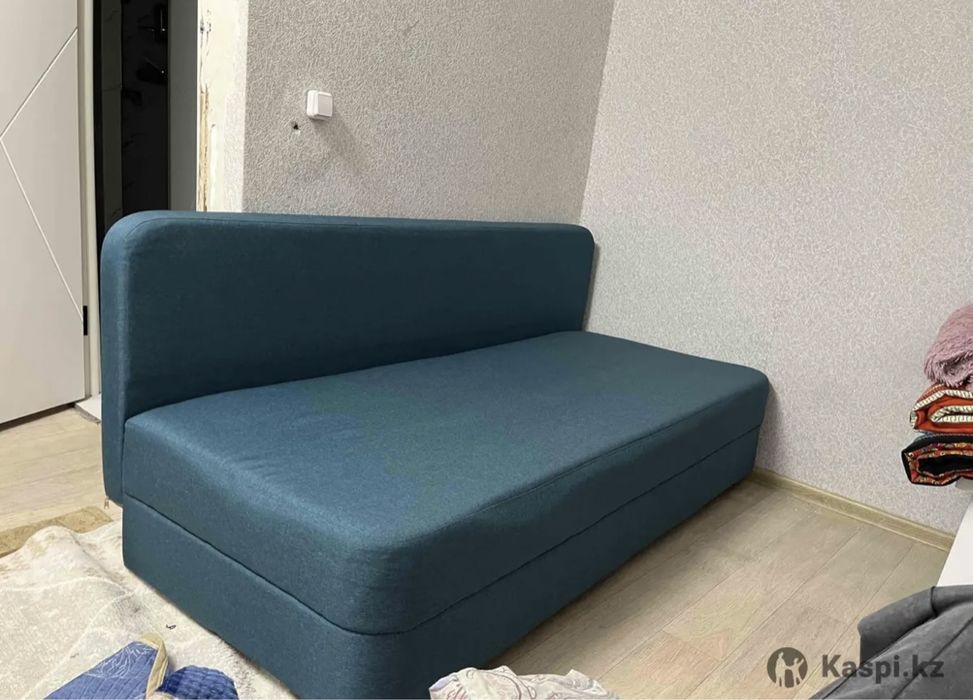 Продам диван в зал