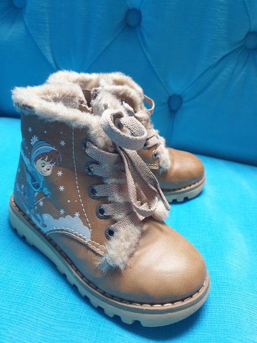 Продавам дестки обувки Skechers ,ZARA ,ADIDAS и други..