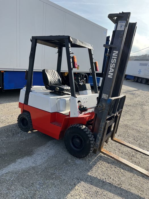 Stivuitor Diesel Cap.ridic.:1500kg/4m/închiriez