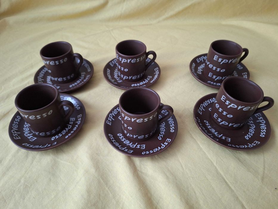 Set cescute cu farfurioare pt servit espresso / cafea