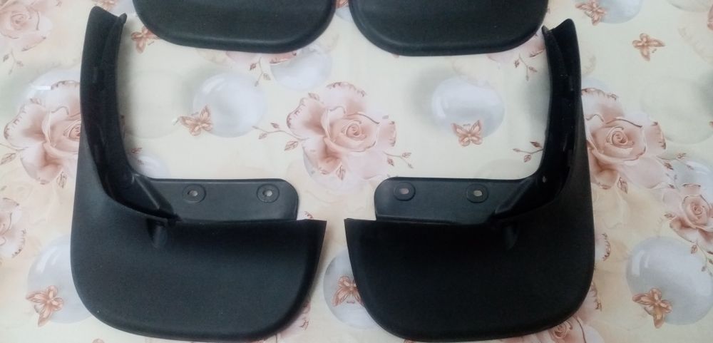 Продаётся брызговики от  фолусвагена caddy