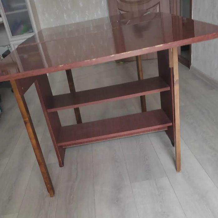 Продам письменный стол