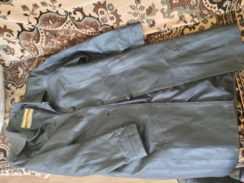 Пальто кожаное женское