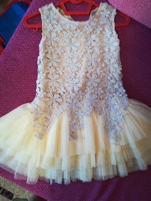 Нарядные платья праздничные