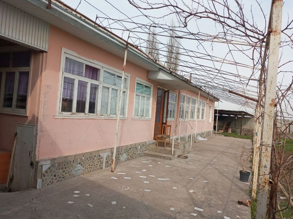 Platina tarafda. Uchaska sotiladi 16.5 sotix